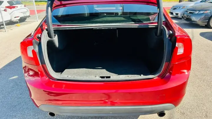 Volvo S60 2011 photo 5