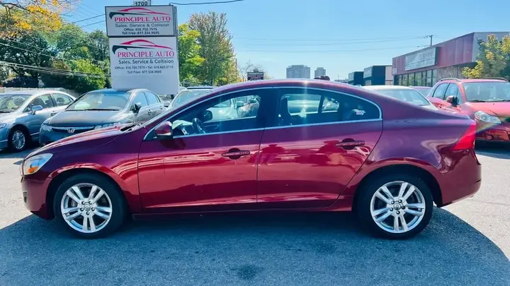 Volvo S60 2011 photo 2