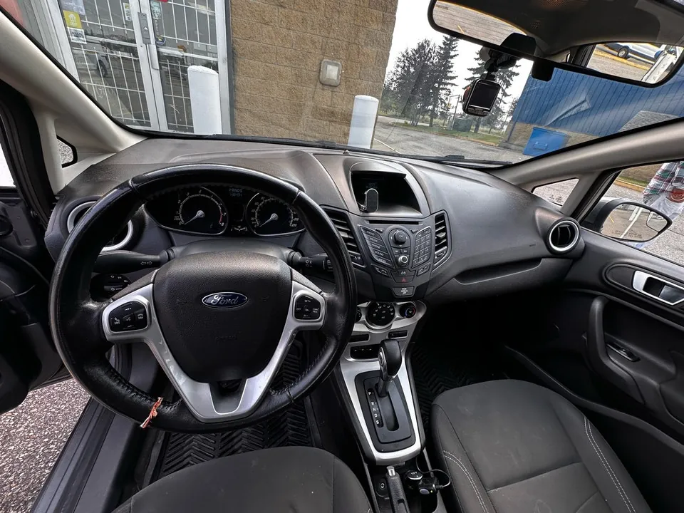Ford Fiesta 2014 photo 5