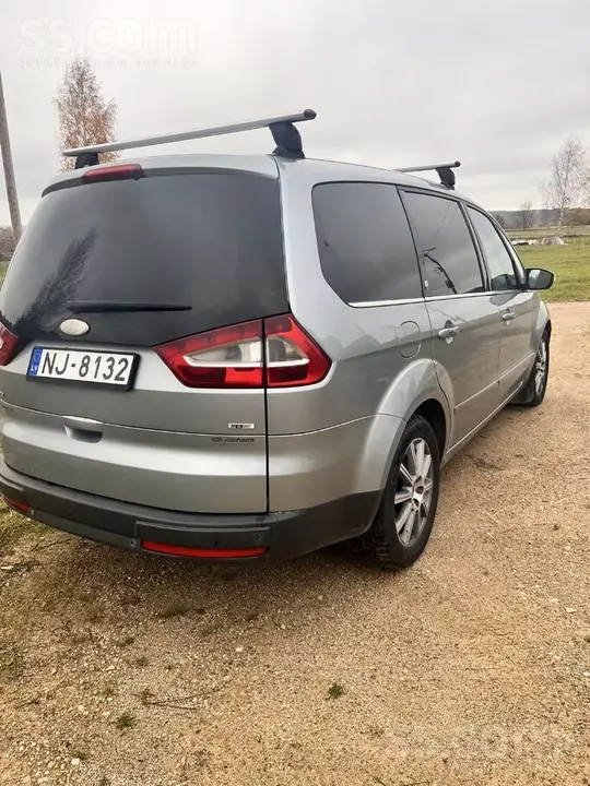 Ford Galaxy 2009 photo 3