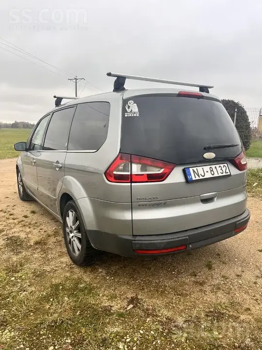 Ford Galaxy 2009 photo 4