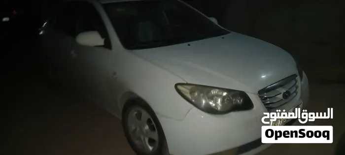 Hyundai Avante 2010 photo 2