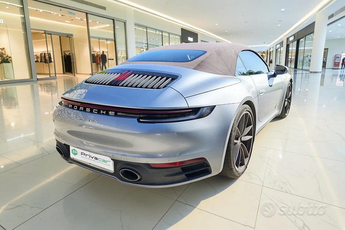 Porsche 911 2020 photo 4