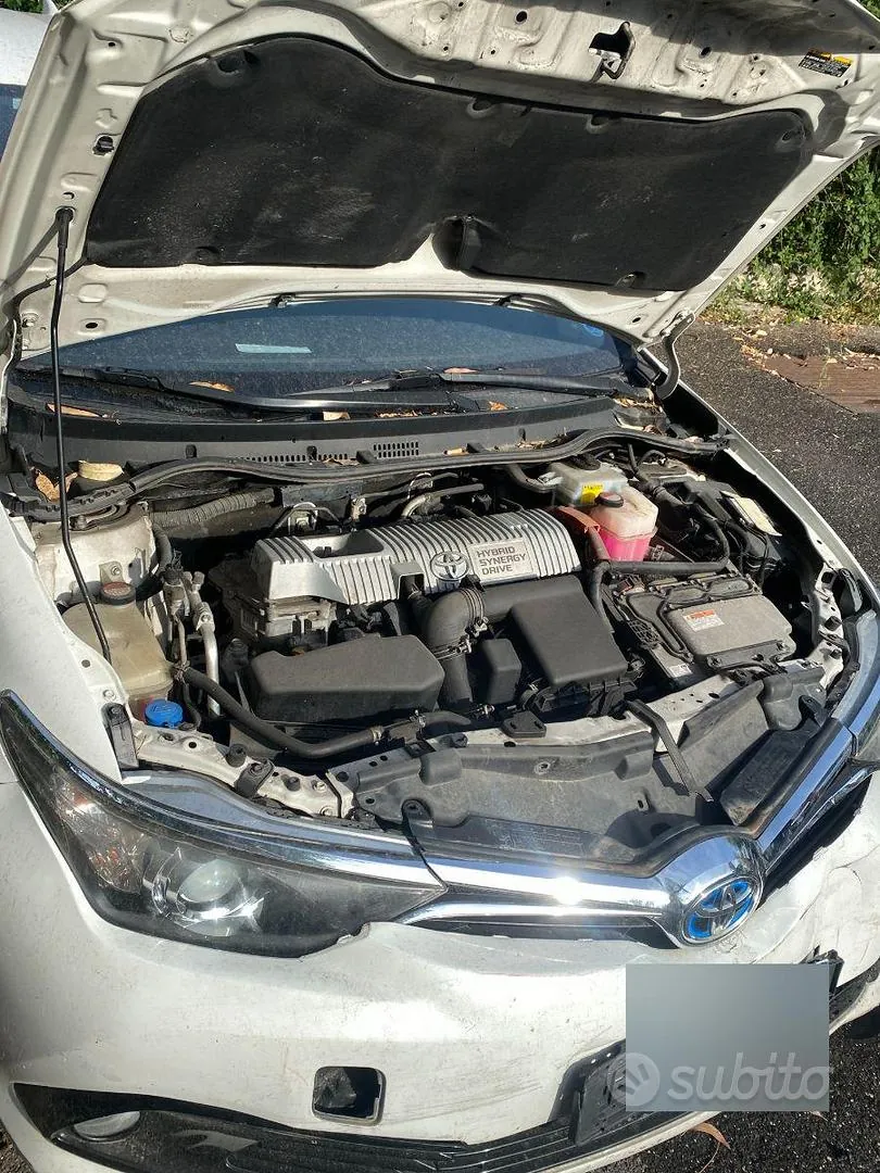 Toyota Auris 2015 photo 2