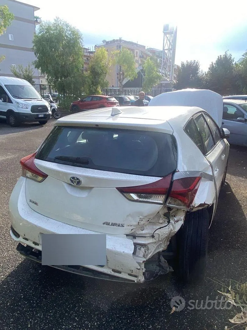 Toyota Auris 2015 photo 5