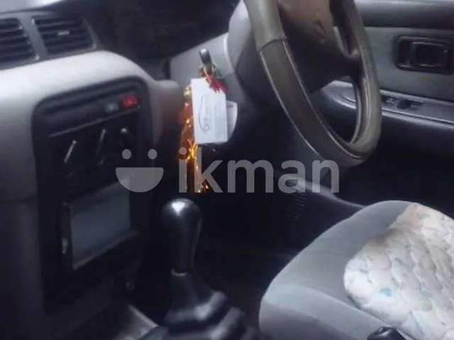 Nissan Sunny 1994 photo 4