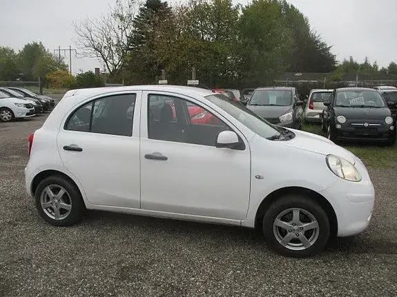 Nissan Micra 2011 photo 3