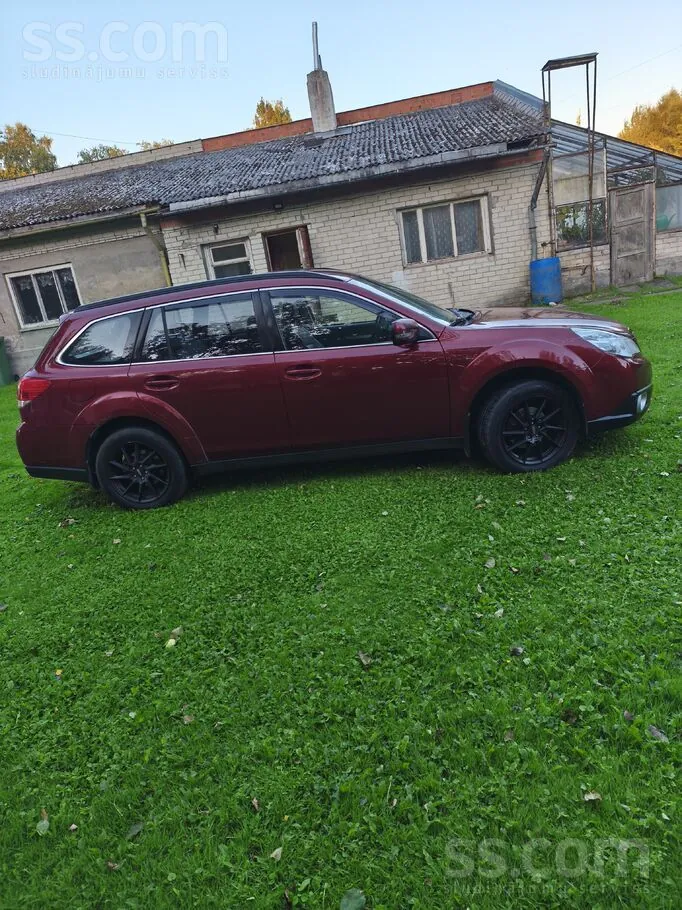 Subaru Outback 2010 photo 3