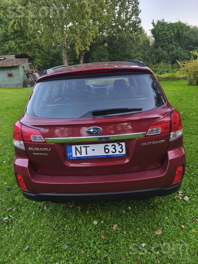 Subaru Outback 2010 photo 4