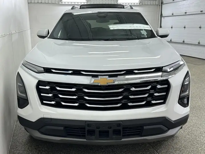 Chevrolet Equinox 2026 photo 2