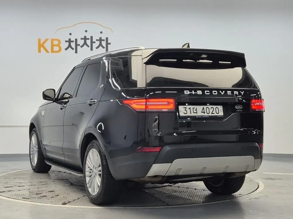 Land Rover Discovery 2017 photo 2