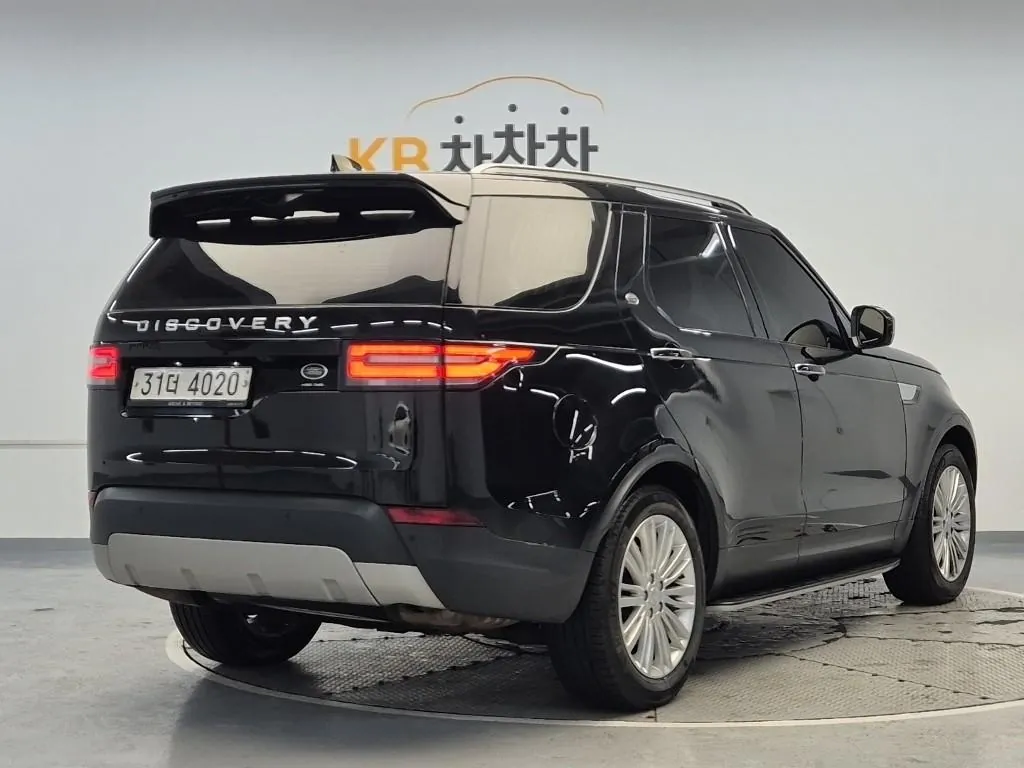 Land Rover Discovery 2017 photo 3