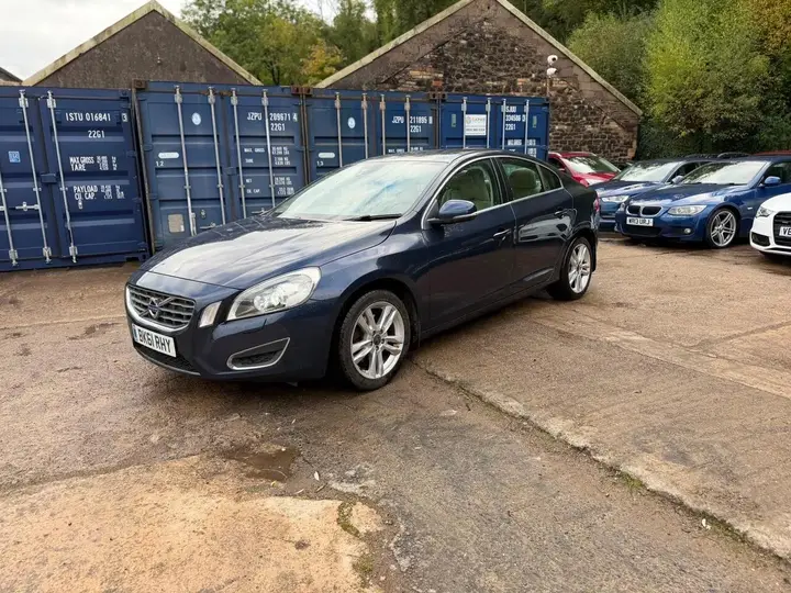 Volvo S60 2011 photo 2