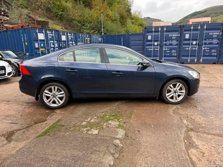 Volvo S60 2011 photo 4