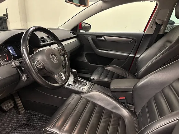 Volkswagen Passat 2012 photo 5