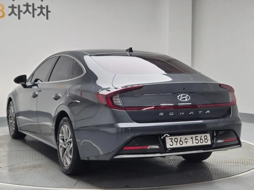 Hyundai Sonata 2022 photo 2