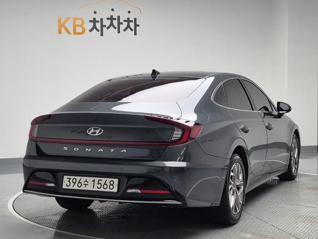 Hyundai Sonata 2022 photo 3