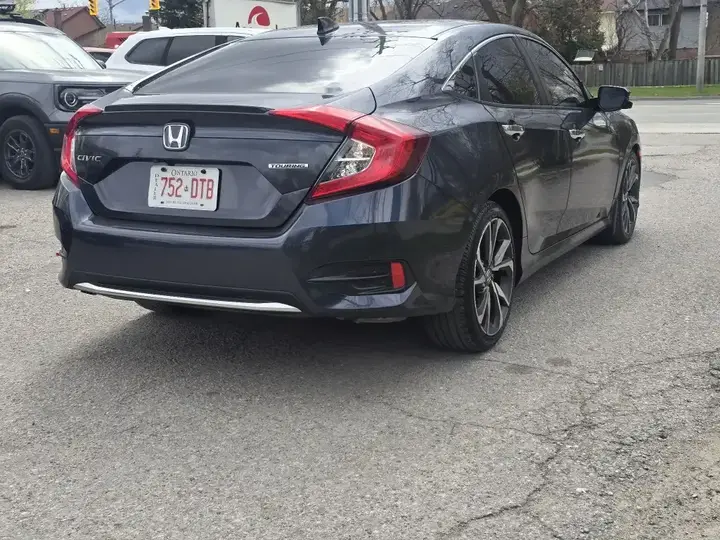 Honda Civic 2020 photo 5
