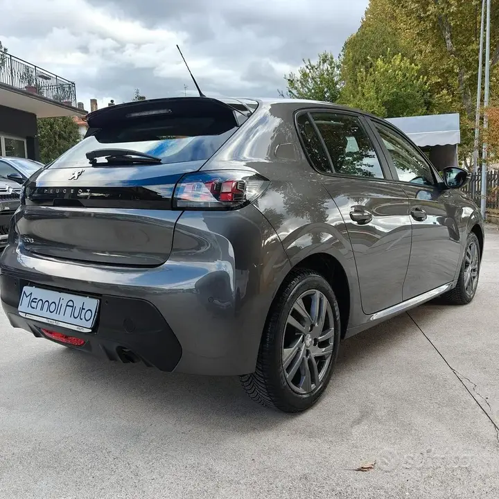 Peugeot 208 2022 photo 4