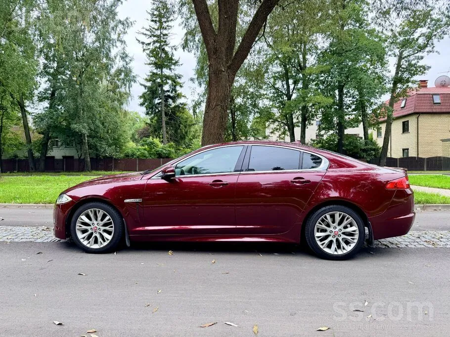 Jaguar Xf 2015 photo 3