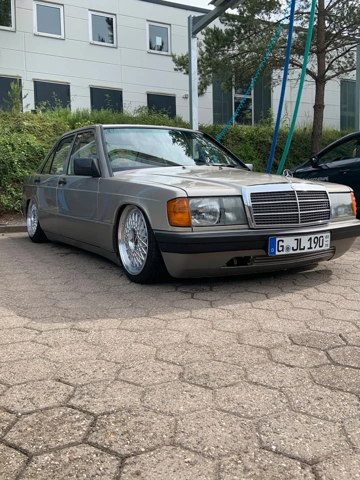 Mercedes-Benz 190 E