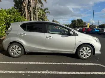 Toyota Aqua 2013 photo 4