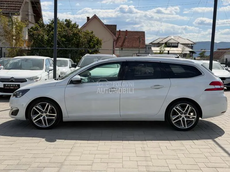 Peugeot 308 2014 photo 3