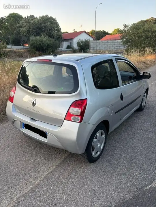 Renault Twingo 2010 photo 2