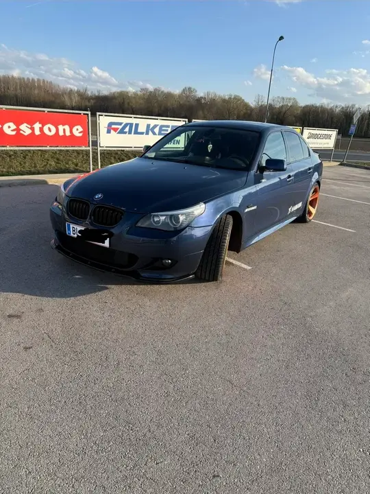 BMW 5 Series 2004 photo 2