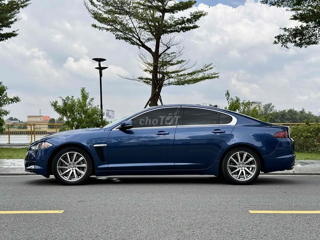 Jaguar Xf 2013 photo 4