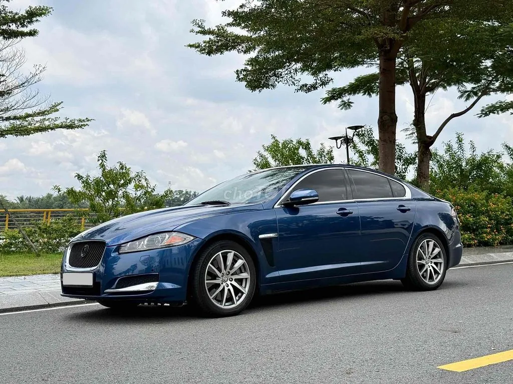 Jaguar Xf 2013 photo 2