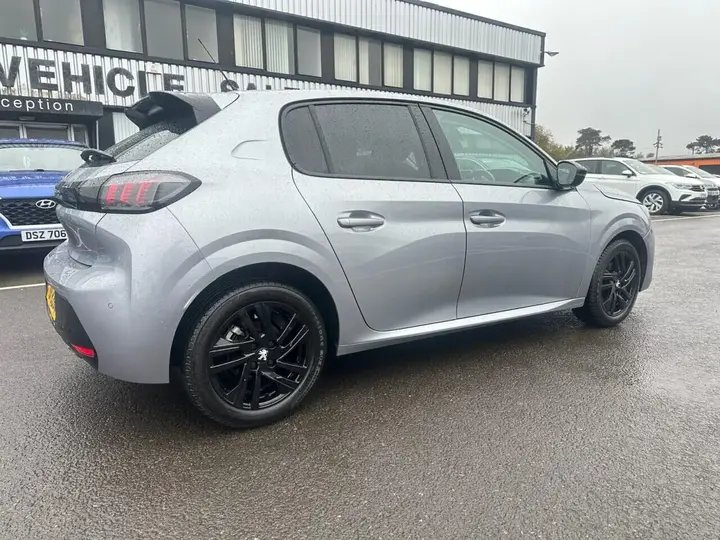 Peugeot 208 2023 photo 4