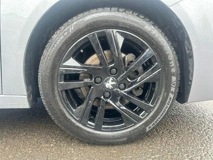 Peugeot 208 2023 photo 5