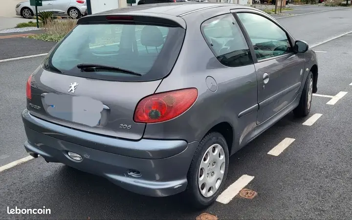 Peugeot 206 2005 photo 2