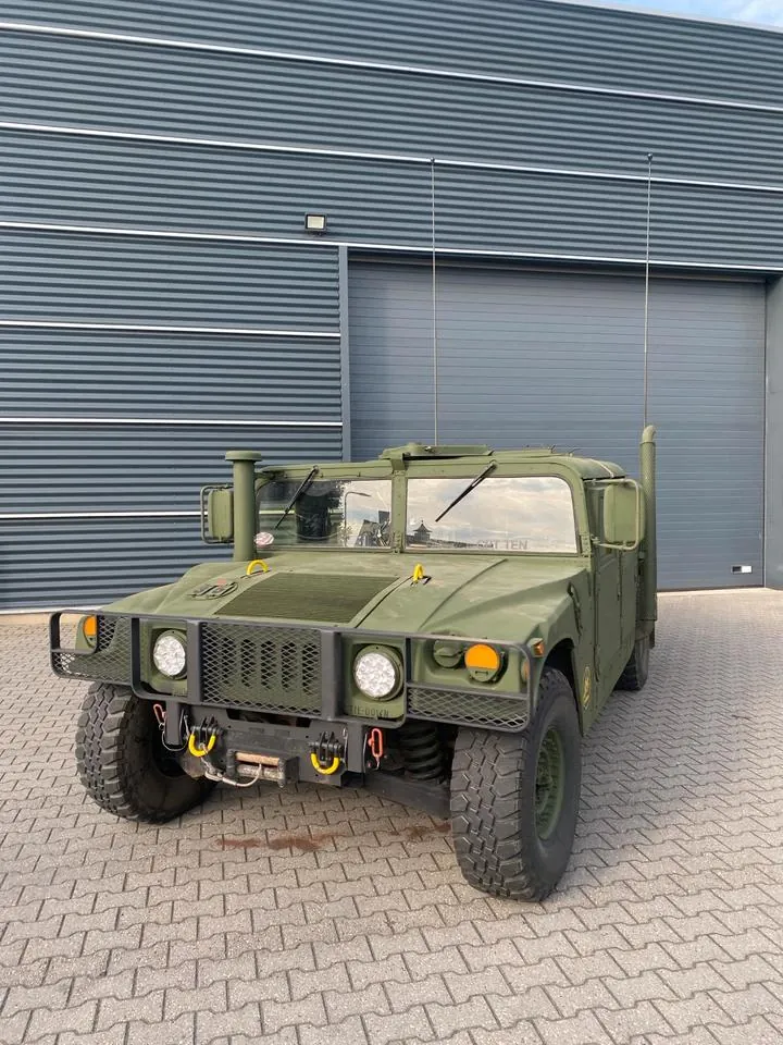 Hummer Humvee