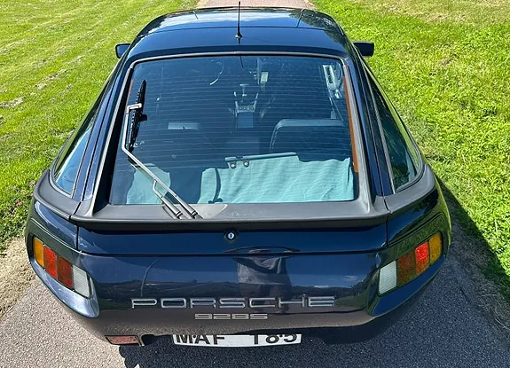 Porsche 928 1985 photo 4