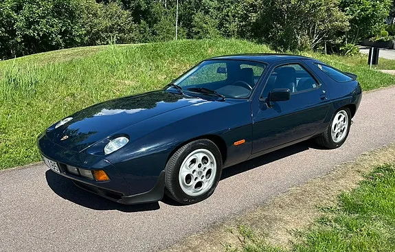 Porsche 928 1985 photo 2