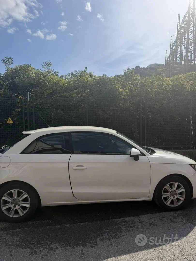 Audi A1 2011 photo 3