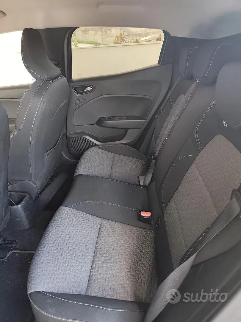 Renault Clio 2000 photo 4