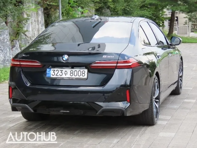 BMW 5 Series 2024 photo 3