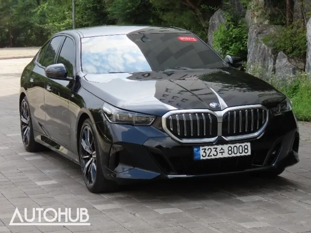 BMW 5 Series 2024 photo 2