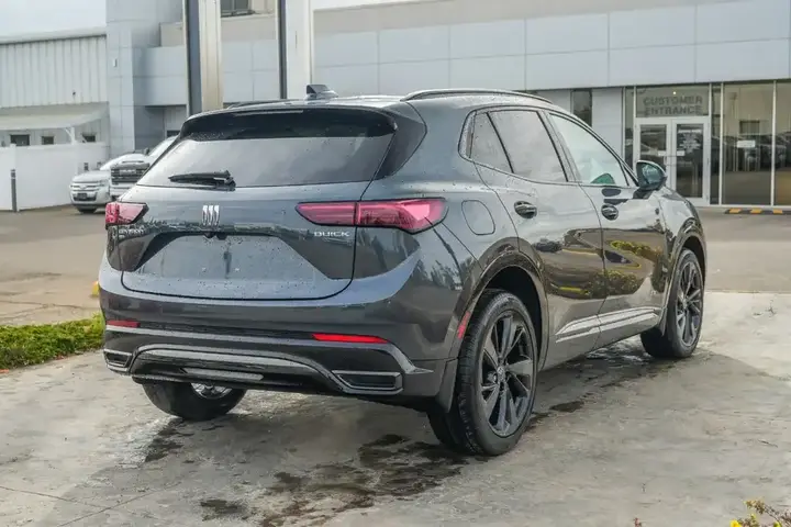 Buick Envision 2026 photo 2