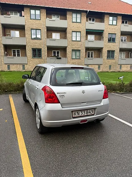 Suzuki Swift 2005 photo 2