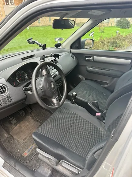 Suzuki Swift 2005 photo 3