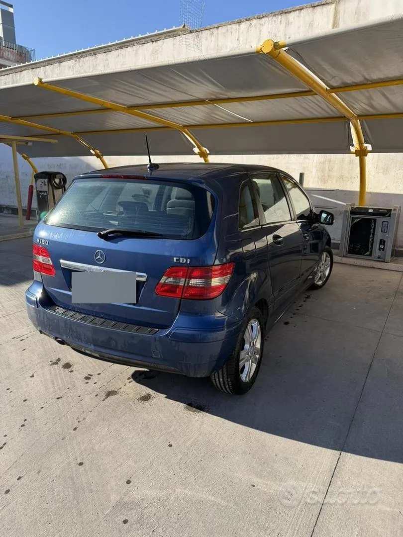 Mercedes-Benz B 2010 photo 3