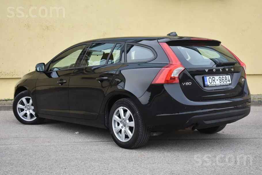 Volvo V60 2012 photo 2