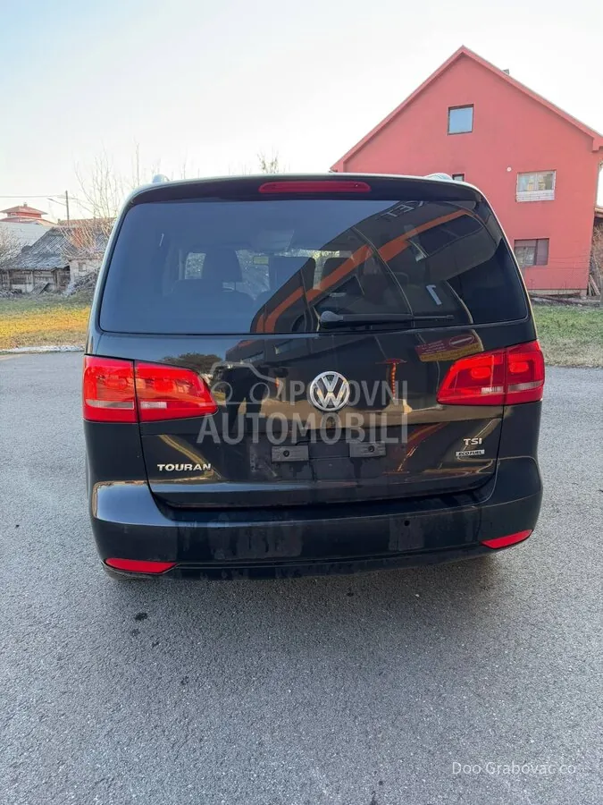 Volkswagen Touran 2013 photo 4