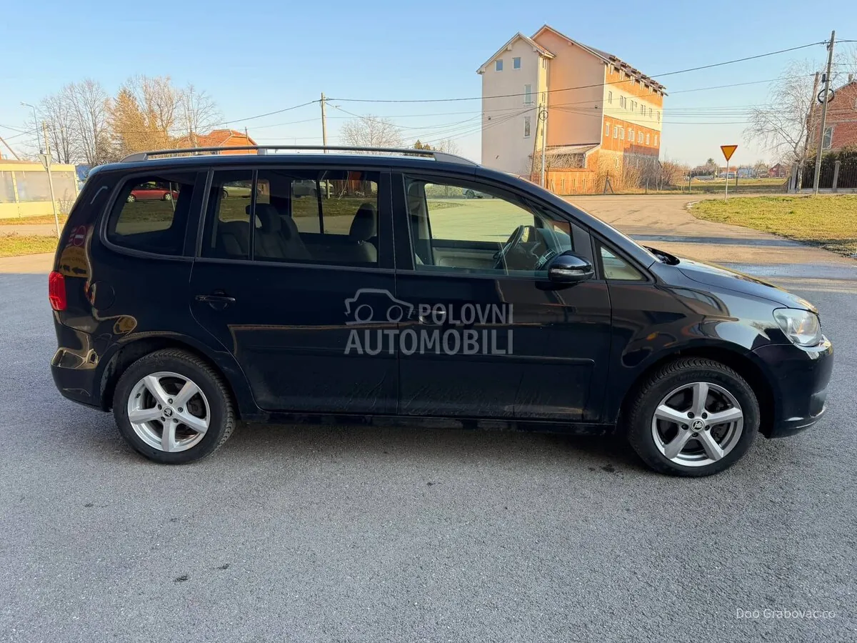 Volkswagen Touran 2013 photo 5