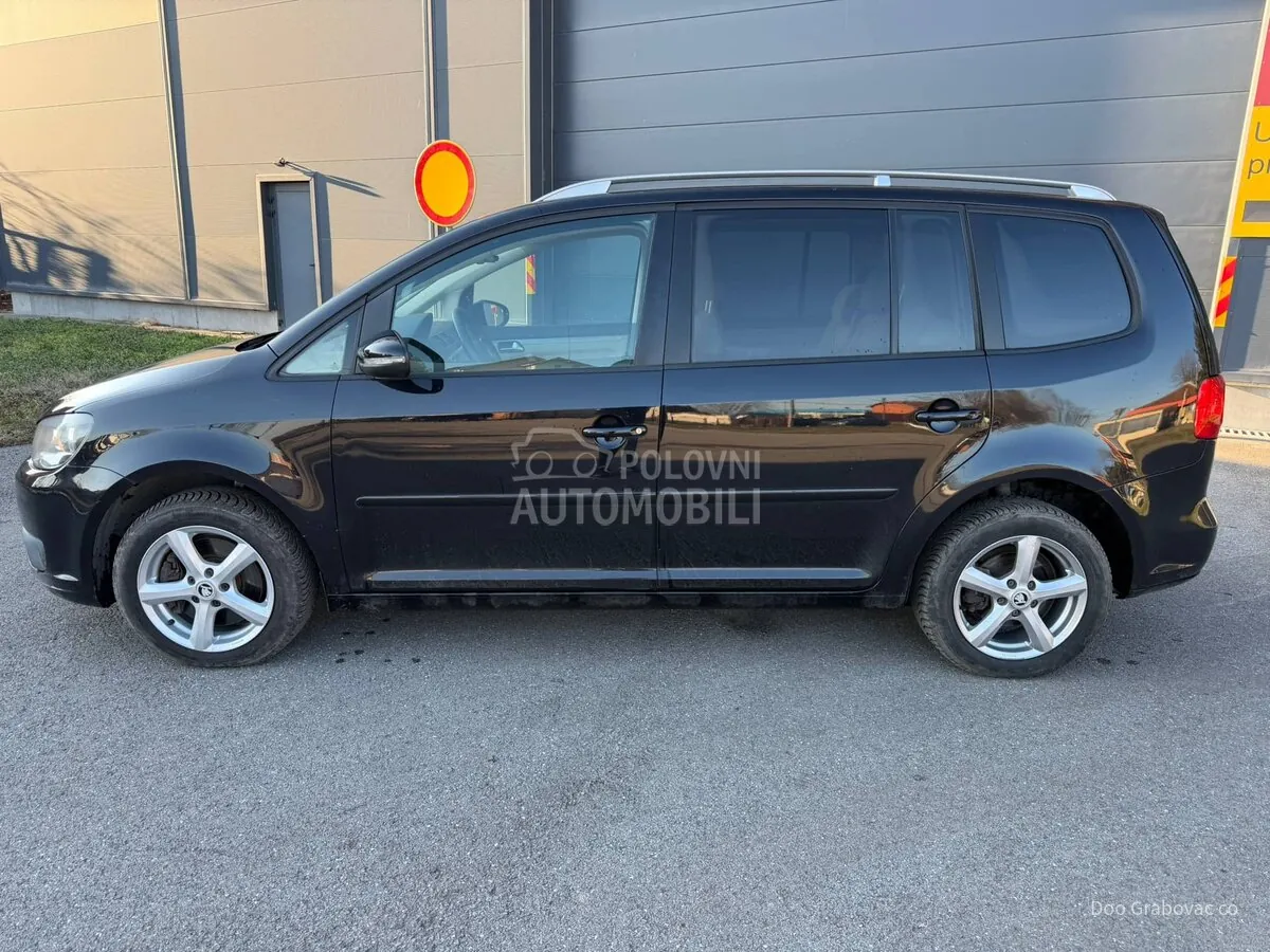 Volkswagen Touran 2013 photo 3