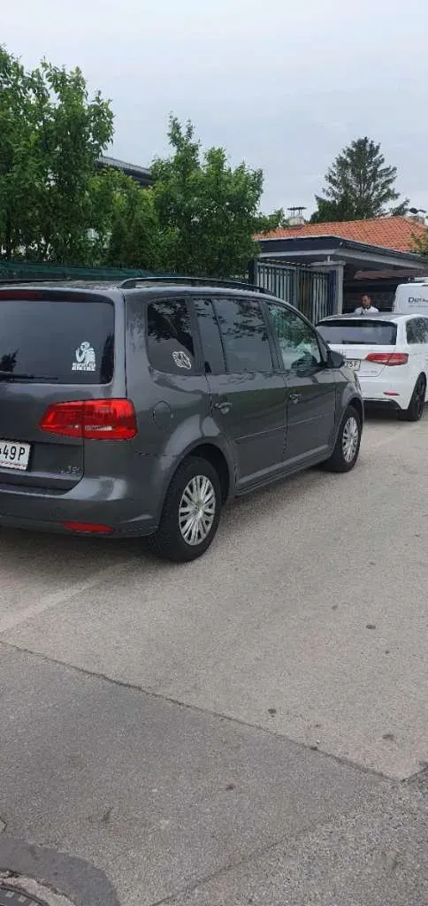 Volkswagen Touran 2013 photo 3
